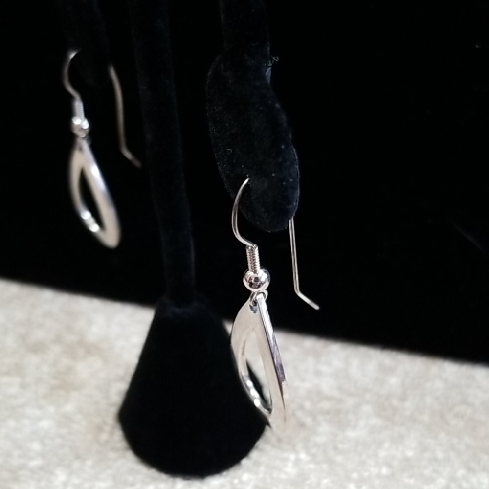 925 Sterling Silver earrings - Picture 2 of 4